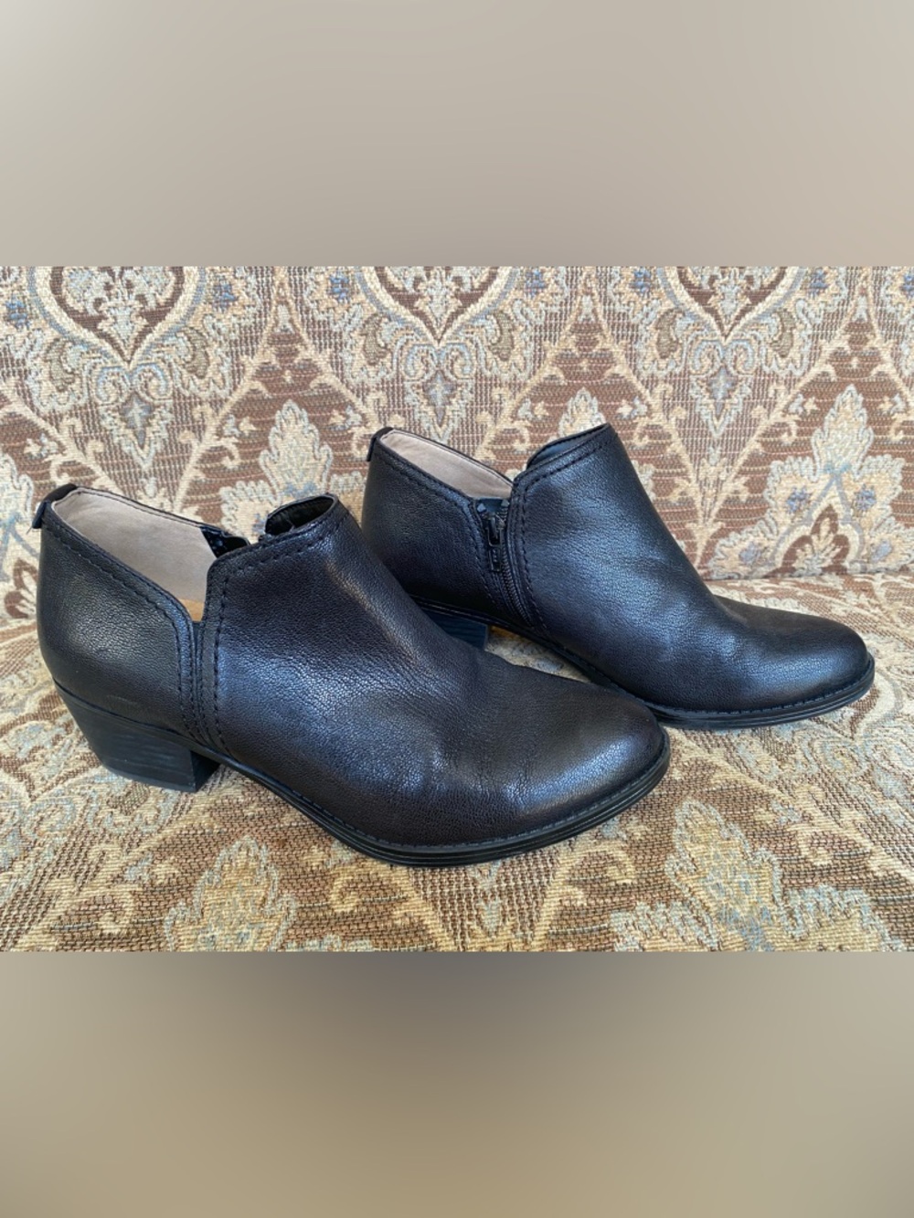 Naturalizer Zarie Black Leather Zipper Comfort Almond Toe Ankle Bootie Sz 8.5M
